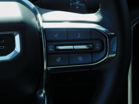 Used 2025 GMC Acadia Elevation image 18