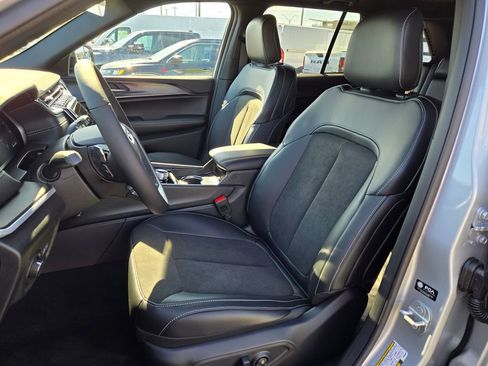 New 2025 Jeep Grand Cherokee Altitude AWD/4WD image 15