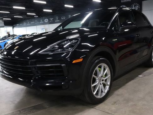 Used 2020 Porsche Cayenne E-HYBRID w/ Premium Plus Package image 1