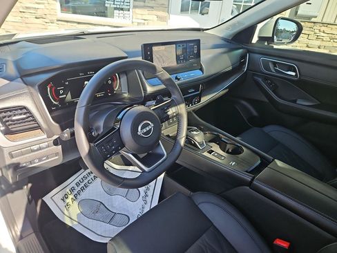Used 2024 Nissan Rogue Platinum w/ Platinum Premium Package FWD image 18