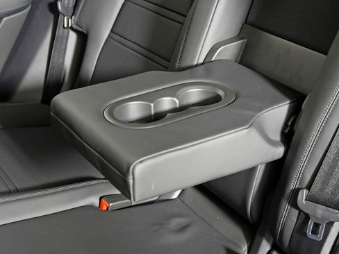 New 2026 Porsche Cayenne Coupe AWD/4WD image 35