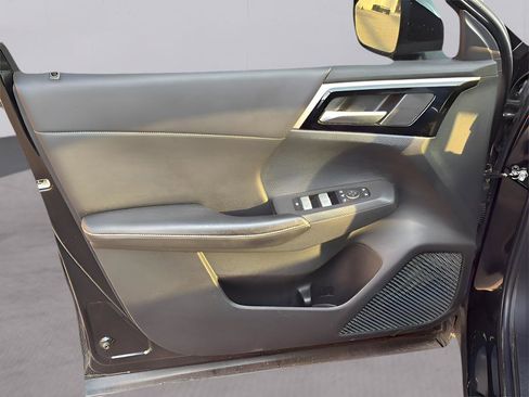 Used 2023 Mitsubishi Outlander SE Black Edition image 40