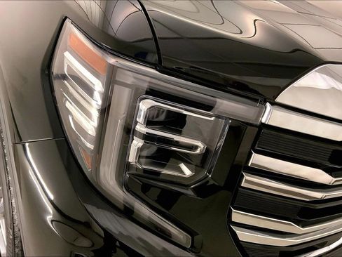 Used 2023 GMC Sierra 1500 SLT w/ SLT Premium Plus Package image 27