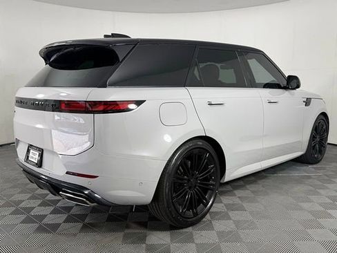 New 2026 Land Rover Range Rover Sport Dynamic SE AWD/4WD image 8