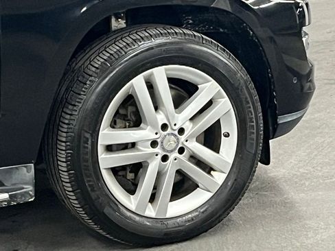 Used 2014 Mercedes-Benz GL 450 4MATIC image 40
