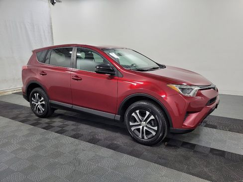 Used 2018 Toyota RAV4 LE image 11