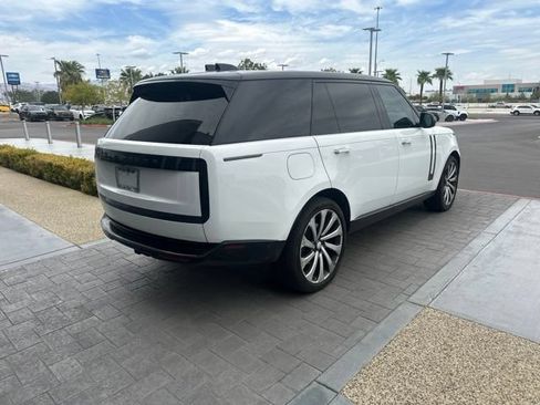 Used 2025 Land Rover Range Rover Long Wheelbase SE AWD/4WD image 5