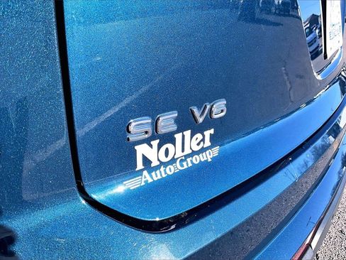 Used 2023 Volkswagen Atlas Cross Sport SE w/ Panoramic Sunroof Package image 8