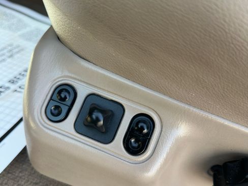 Used 2004 Ford F250 Lariat image 27