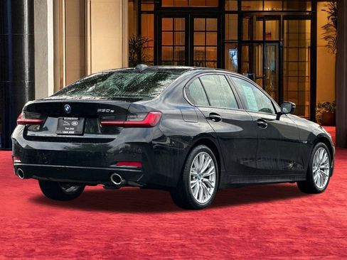 Used 2023 BMW 330e w/ Convenience Package image 10