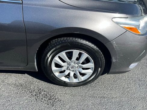 Used 2015 Toyota Camry LE image 5