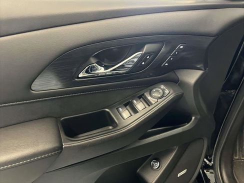 Used 2021 Chevrolet Traverse High Country image 16