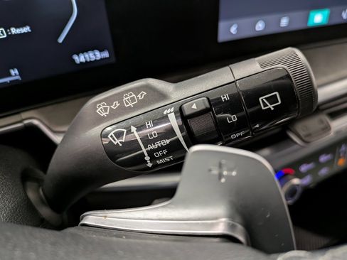 Used 2024 Kia Sorento SX Prestige w/ Sage Leather Package image 17