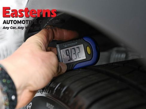 Used 2021 Tesla Model Y Long Range AWD/4WD image 24