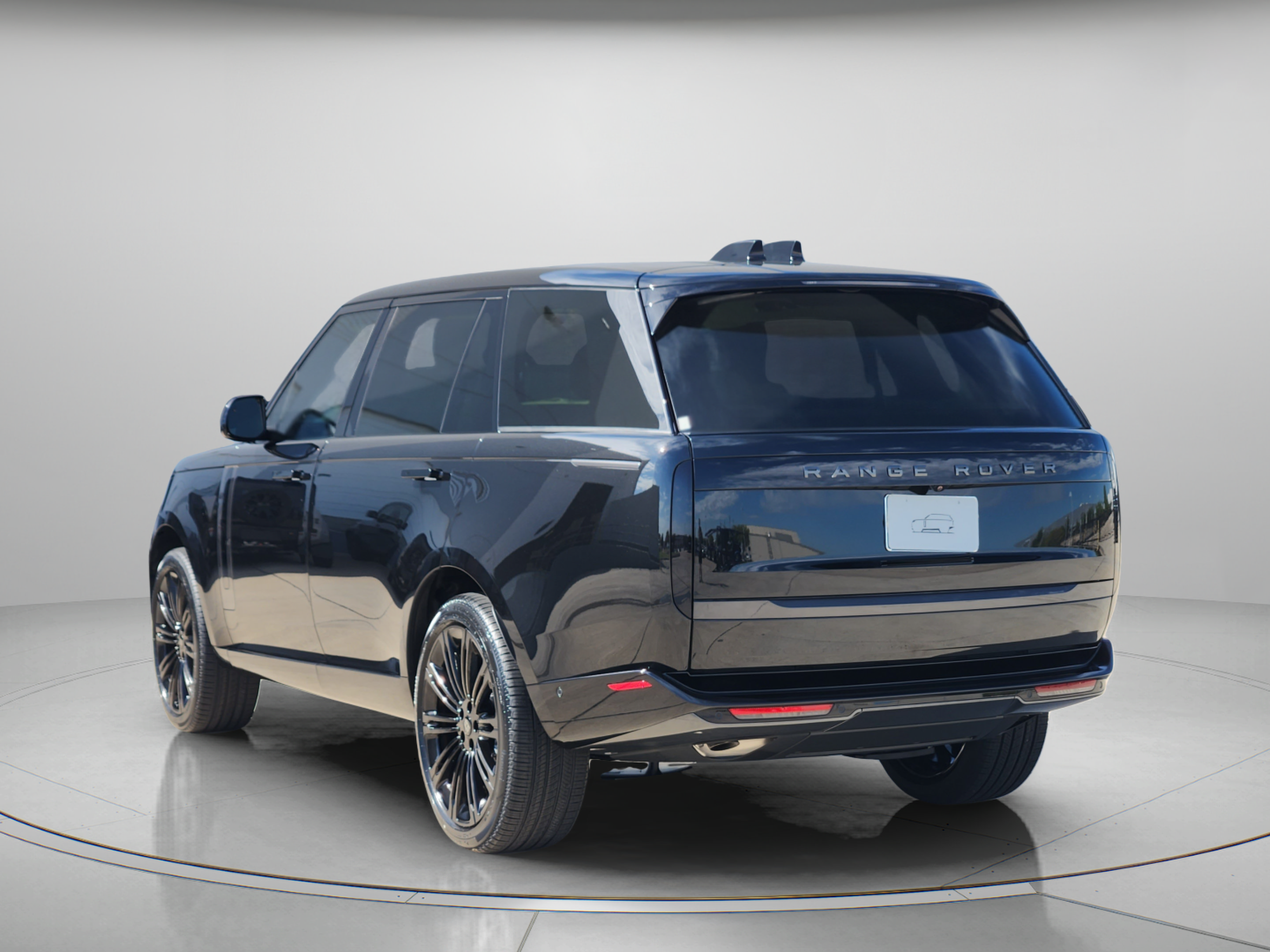 New 2027 Land Rover Range Rover Long Wheelbase SE AWD/4WD image 3