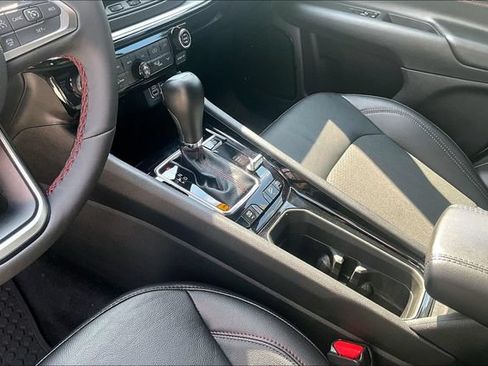 Used 2025 Jeep Compass Trailhawk w/ Trailhawk Convenience Group AWD/4WD image 15