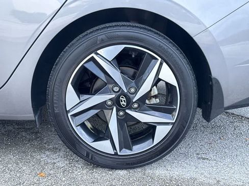 Used 2023 Hyundai Elantra Limited FWD image 11