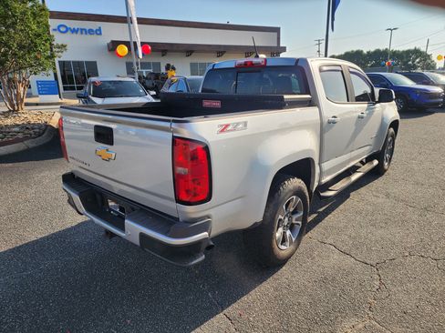 Used 2019 Chevrolet Colorado Z71 AWD/4WD image 4