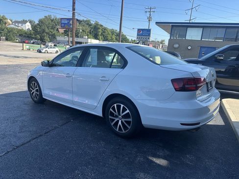 Used 2017 Volkswagen Jetta SE FWD image 16