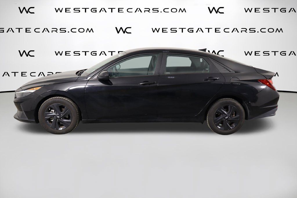 Used 2023 Hyundai Elantra SEL w/ Cargo Package FWD image 5