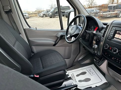 Used 2014 Mercedes-Benz Sprinter 2500 image 16
