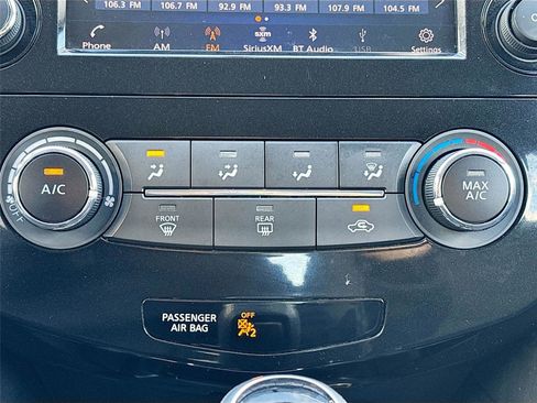 Used 2019 Nissan Rogue Sport S image 16