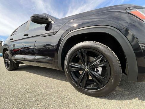 Certified 2023 Volkswagen Atlas Cross Sport SEL R-Line AWD/4WD image 10