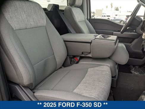 New 2025 Ford F350 XLT w/ FX4 Off-Road Package image 15