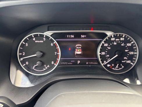 Used 2025 Nissan Rogue SV image 12