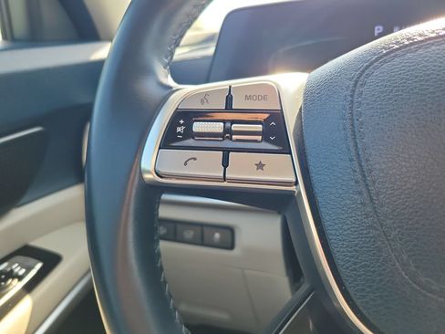 Used 2024 Kia Telluride EX w/ EX Captain's Chair Package FWD image 23