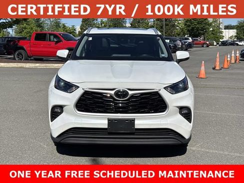 Used 2022 Toyota Highlander XLE AWD/4WD image 6