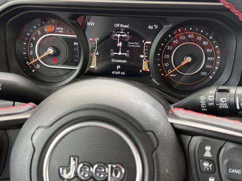 Used 2024 Jeep Wrangler Unlimited Rubicon w/ XTREMEE 35" Tire Package AWD/4WD image 40
