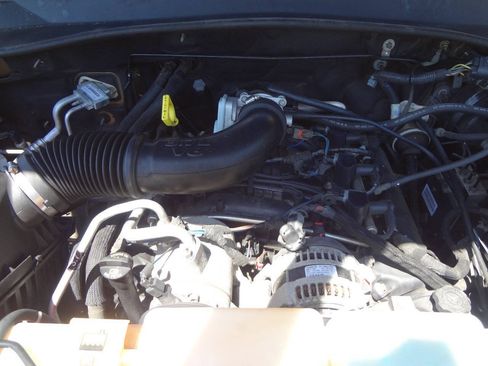 Used 2012 Jeep Liberty Sport AWD/4WD image 13