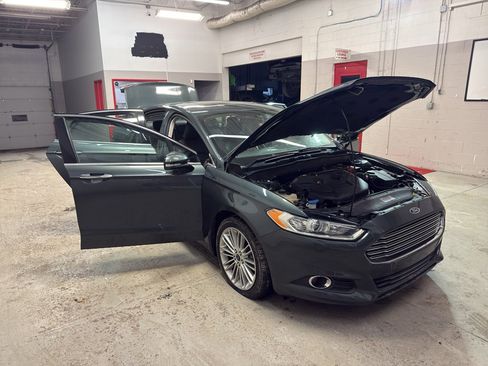 Used 2015 Ford Fusion SE w/ Equipment Group 202A image 7