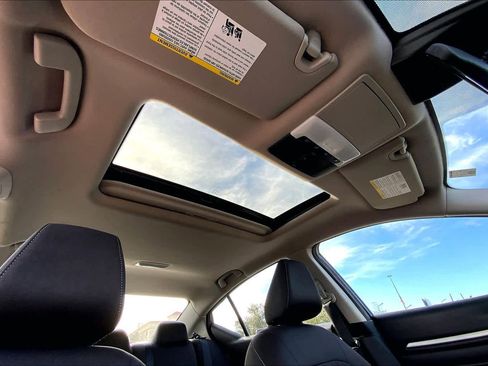 Used 2022 Nissan Altima 2.5 SV w/ SV Premium Package image 13