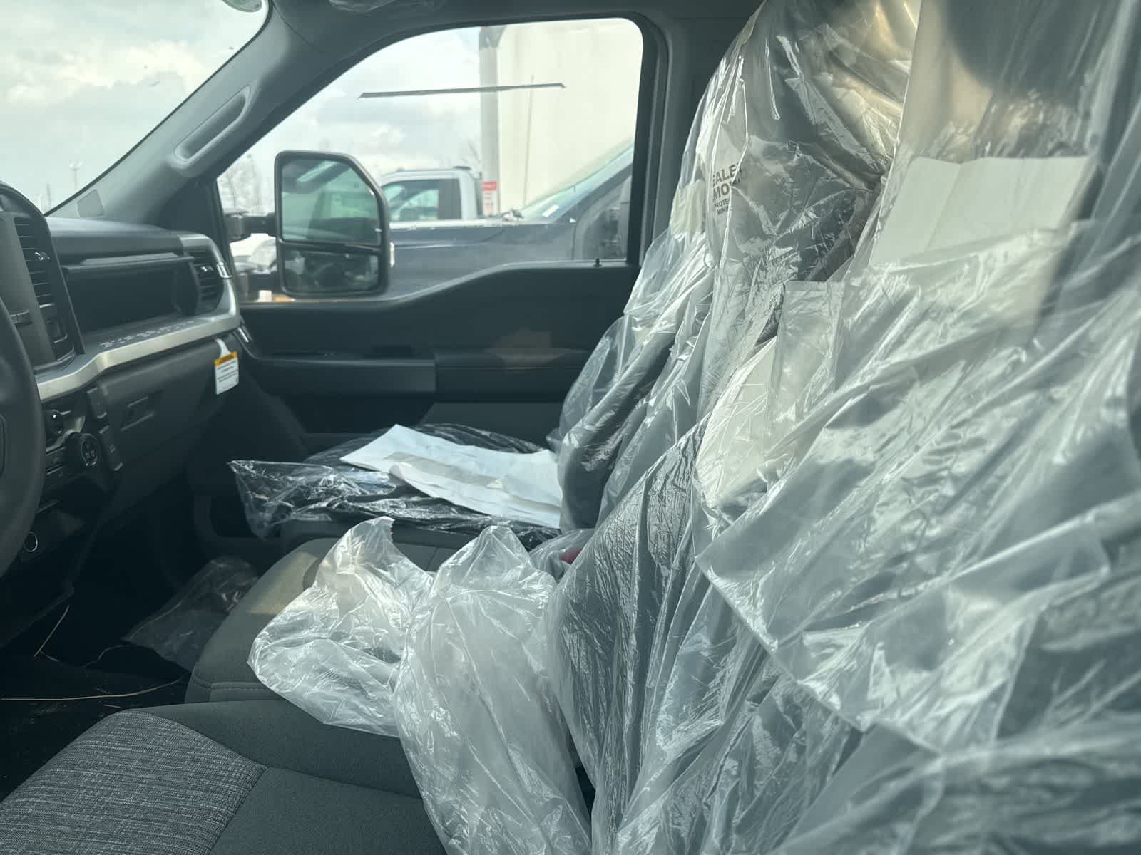 Used 2023 Ford F450 XLT w/ XLT Value Package RWD image 26