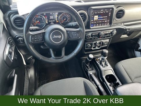 Used 2022 Jeep Gladiator Willys image 14
