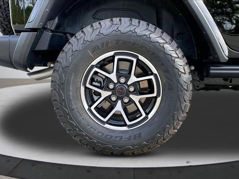 Certified 2025 Jeep Wrangler Unlimited Rubicon w/ Safety Group AWD/4WD image 37