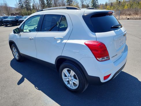 Certified 2019 Chevrolet Trax LT w/ LT Convenience Package image 6