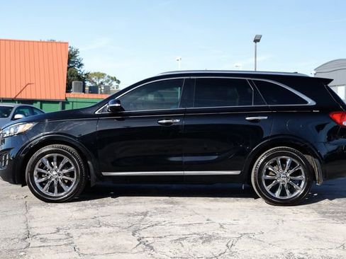 Used 2017 Kia Sorento SX image 7