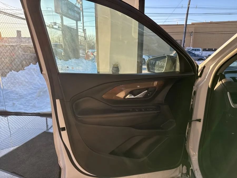 Used 2020 GMC Terrain SLE w/ Driver Convenience Package FWD image 14