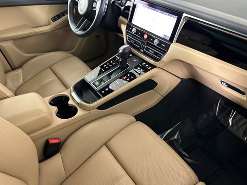 Used 2024 Porsche Macan Turbo image 15