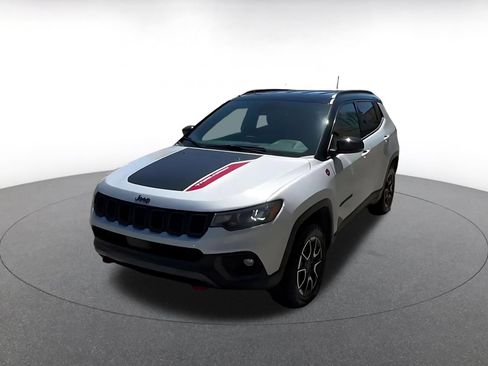 Used 2026 Jeep Compass Trailhawk AWD/4WD image 5