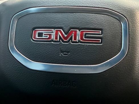 Used 2024 GMC Sierra 2500 AT4 w/ AT4 Premium Plus Package AWD/4WD image 5