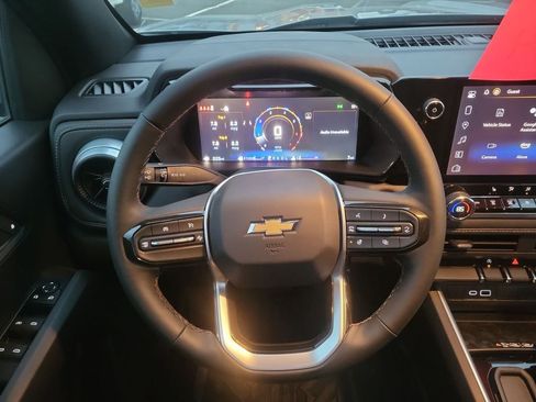 New 2025 Chevrolet Colorado LT w/ LT Convenience Package image 14