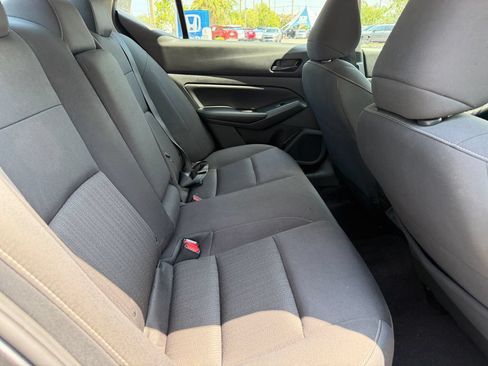 Used 2024 Nissan Altima 2.5 SV FWD image 8