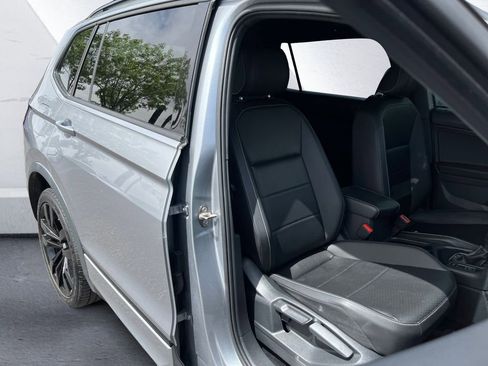 Used 2021 Volkswagen Tiguan SE R-Line image 14