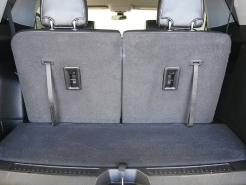 Used 2021 GMC Acadia SLT w/ Elevation Edition image 33