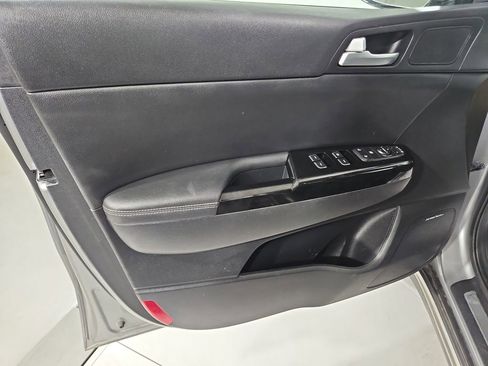 Used 2019 Kia Sportage SX image 11