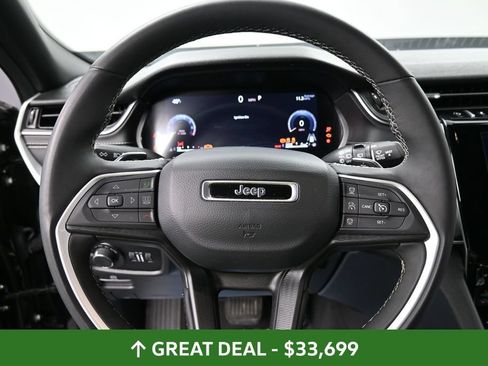 Used 2025 Jeep Grand Cherokee Altitude AWD/4WD image 34